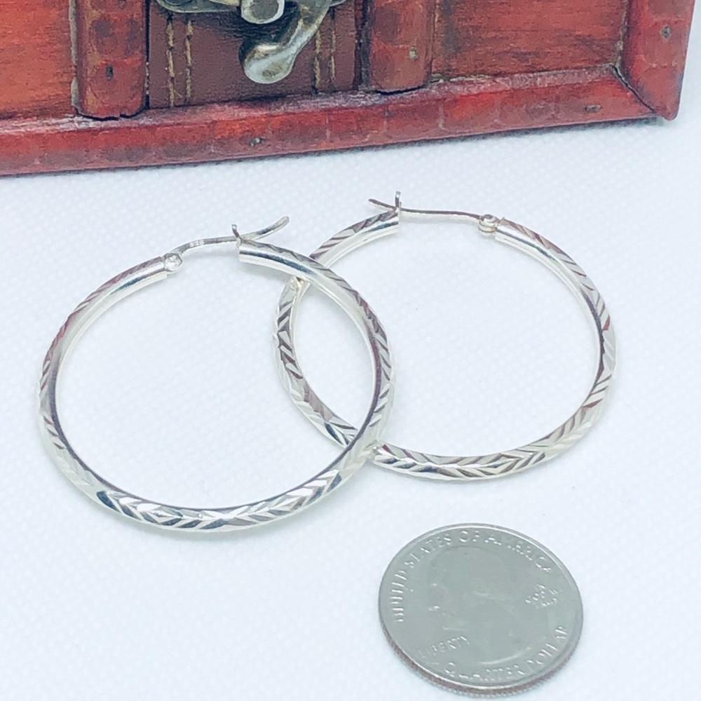 PRECIOUS HOOPS- DIAMOND CUT DETAILS- 925 SS - Picture 5 of 9